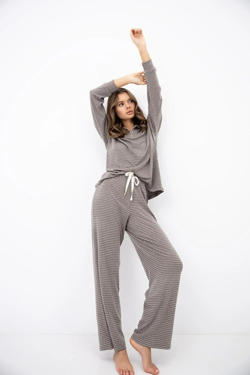 Amaya - pigiama da donna in lyocell e viscosa a micro righe