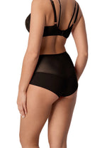 Slip da donna in pizzo e tulle trasparente con dettagli